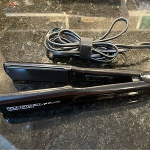 Paul Mitchell 1.25” flat iron